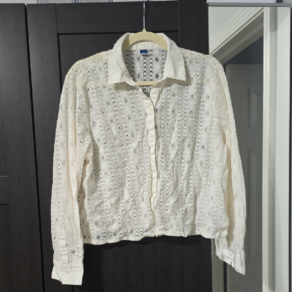 Elegant Cropped White Lace Button-Up Blouse